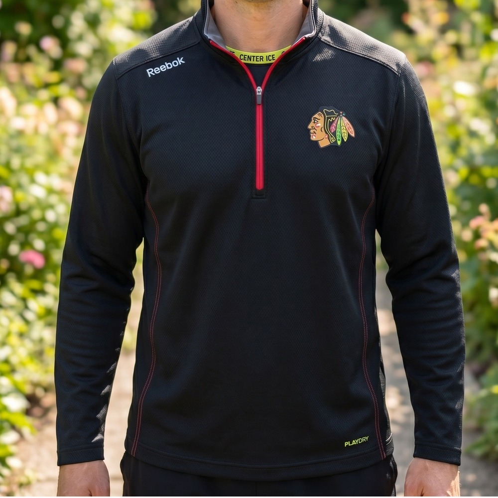 Reebok Chicago Blackhawks NHL Center Ice PlayDry Quarter Zip Pullover Black Mens